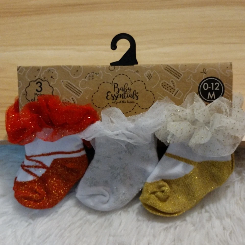 Baby Ruffle Novelty Socks 3 Pair 0-12 Months NWT